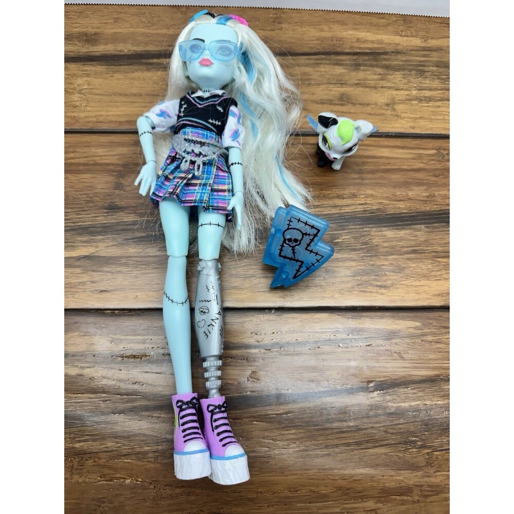 Monster High Doll Frankie Stein & Watzie G3 Faboolous Friends